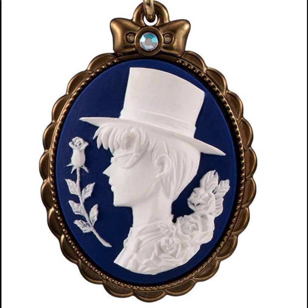 Tuxedo Mask Sailor Moon gashapon cameo